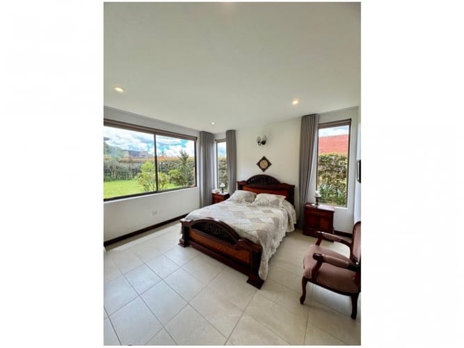 Casa de 3 alcobas en venta en El Retiro, 250 m² · foto 19 de 24