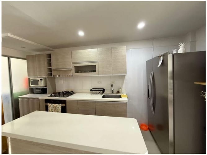 Apartamento de 2 alcobas en venta en Laureles, Medellín, 94 m² · foto 2 de 18