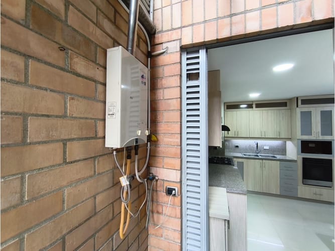 Apartamento de 3 alcobas en venta en Loma Del Chocho, Envigado, 134 m² · foto 11 de 24