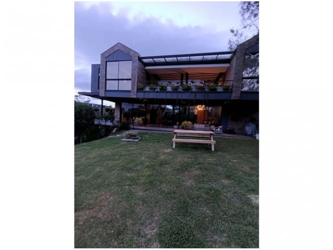 Casa de 5 alcobas en venta en La Pradera, Envigado, 450 m² · foto 15 de 16