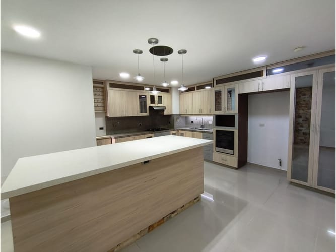 Apartamento de 3 alcobas en venta en Loma Del Chocho, Envigado, 134 m² · foto 13 de 24