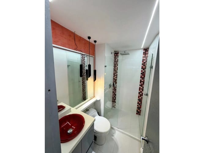 Apartamento de 2 alcobas en venta en El Poblado, Medellín, 101 m² · foto 2 de 17