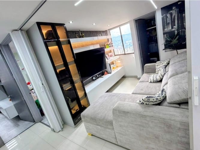 Apartamento de 2 alcobas en venta en El Poblado, Medellín, 101 m² · foto 4 de 17