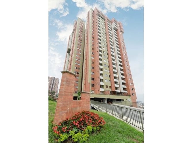 Apartamento de 2 alcobas en venta en El Poblado, Medellín, 101 m² · foto 11 de 17