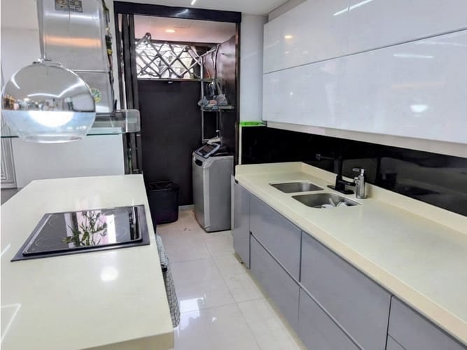 Apartamento de 2 alcobas en venta en El Poblado, Medellín, 101 m² · foto 15 de 17