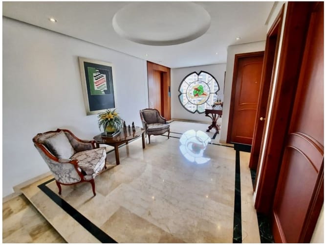 Apartamento de 3 alcobas en venta en La Florida, Medellín, 253 m² · foto 4 de 17