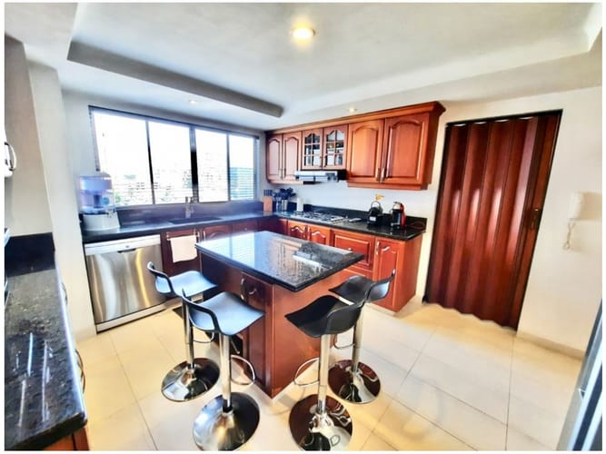 Apartamento de 3 alcobas en venta en La Florida, Medellín, 253 m² · foto 10 de 17