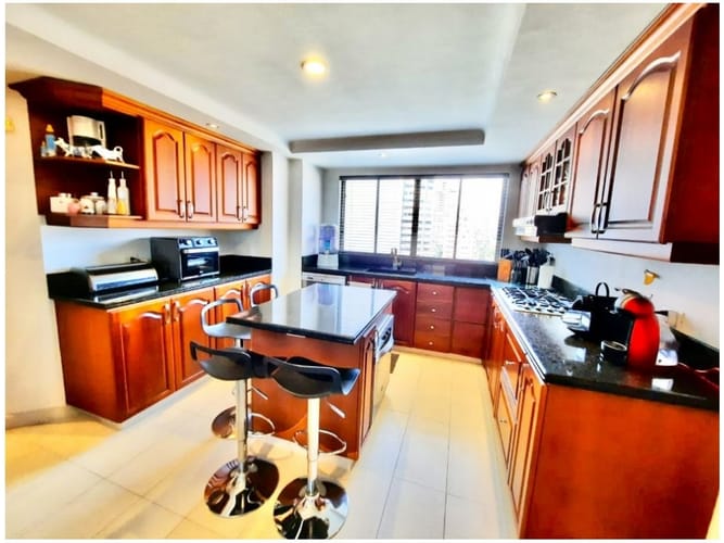 Apartamento de 3 alcobas en venta en La Florida, Medellín, 253 m² · foto 11 de 17