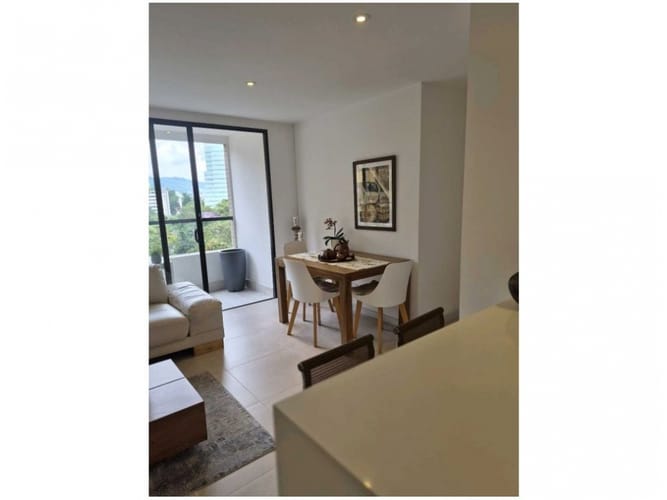 Apartamento de 2 alcobas en venta en El Poblado, Medellín, 88 m² · foto 6 de 24