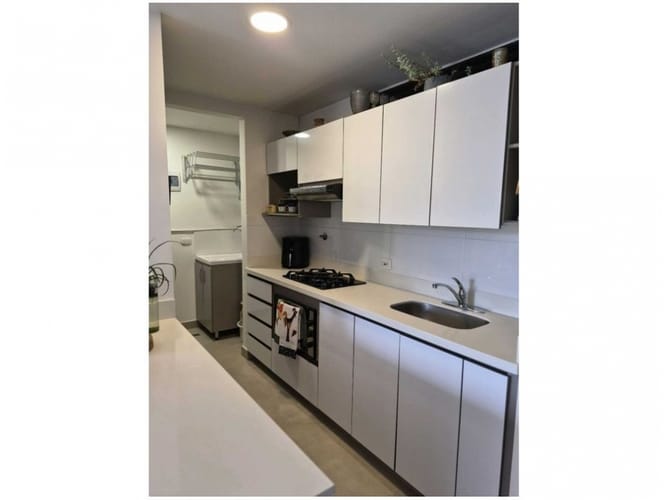 Apartamento de 2 alcobas en venta en El Poblado, Medellín, 88 m² · foto 8 de 24