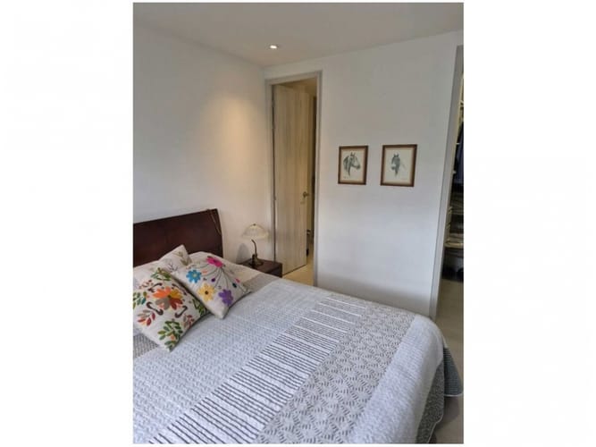 Apartamento de 2 alcobas en venta en El Poblado, Medellín, 88 m² · foto 19 de 24