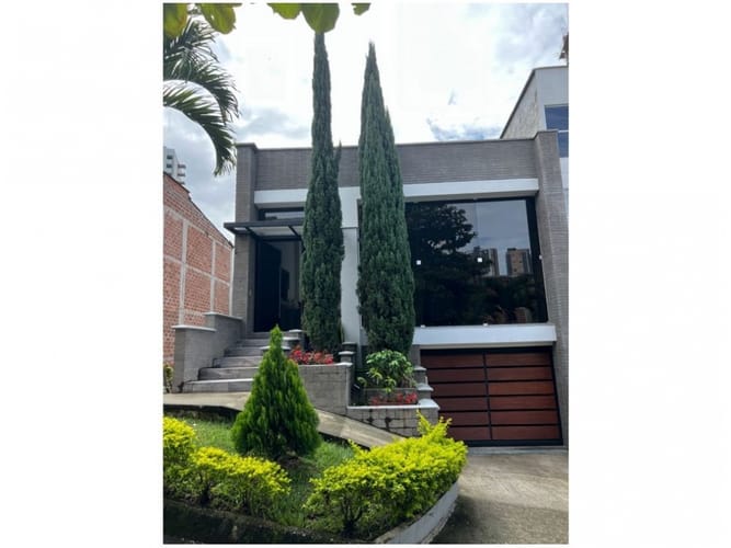 Casa de 4 alcobas en venta en Aves Maria, Sabaneta, 436 m² · foto 2 de 24