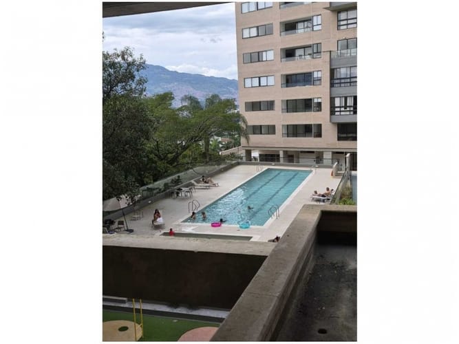 Apartamento de 2 alcobas en venta en El Poblado, Medellín, 88 m² · foto 20 de 24
