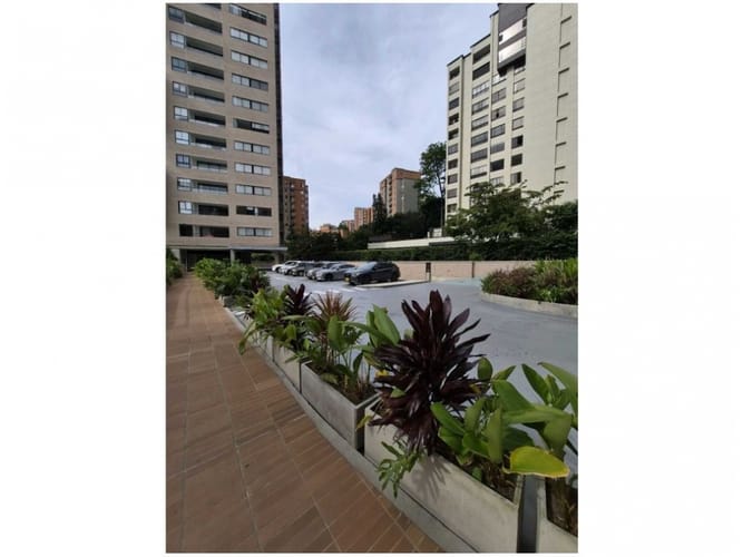 Apartamento de 2 alcobas en venta en El Poblado, Medellín, 88 m² · foto 23 de 24