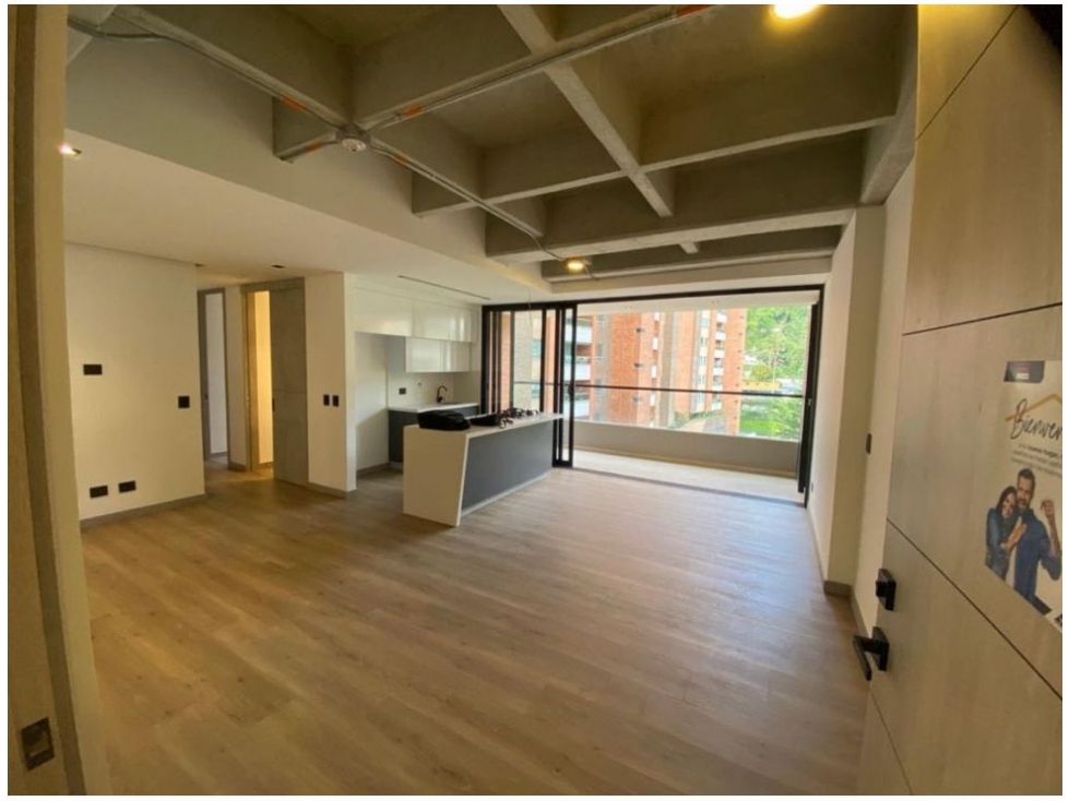 Apartamento en venta en La Abadia, Medellín · foto 2 de 18