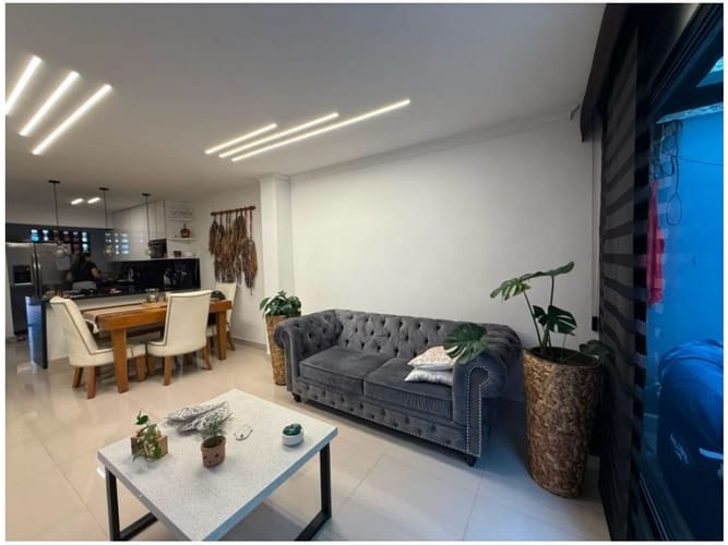 Casa de 3 alcobas en venta en Camino Verde, Envigado, 140 m² · foto 2 de 19