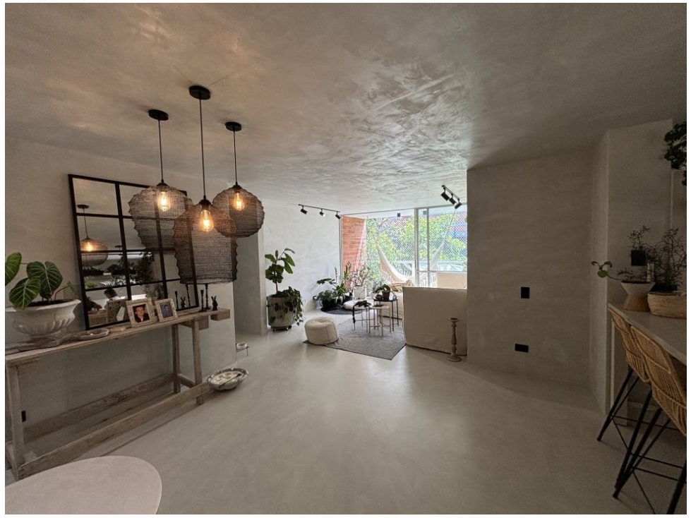 Apartamento en venta en Loma De Las Brujas, Envigado · foto 2 de 23