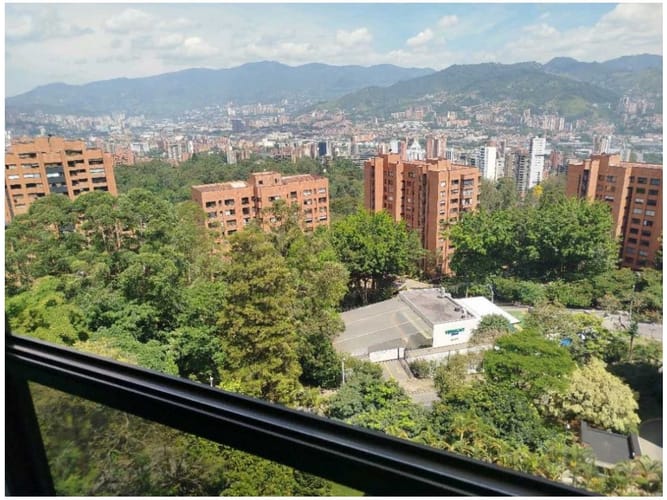 Apartamento de 4 alcobas en venta en El Poblado, Medellín, 271 m² · foto 4 de 24