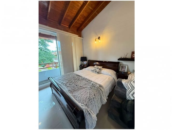 Casa de 3 alcobas en venta en Camino Verde, Envigado, 140 m² · foto 17 de 19
