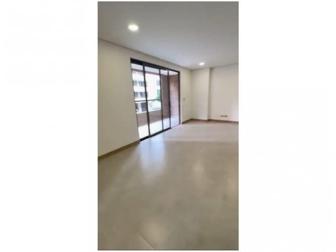 Apartamento de 3 alcobas en venta en Laureles, Medellín, 66 m² · foto 2 de 11