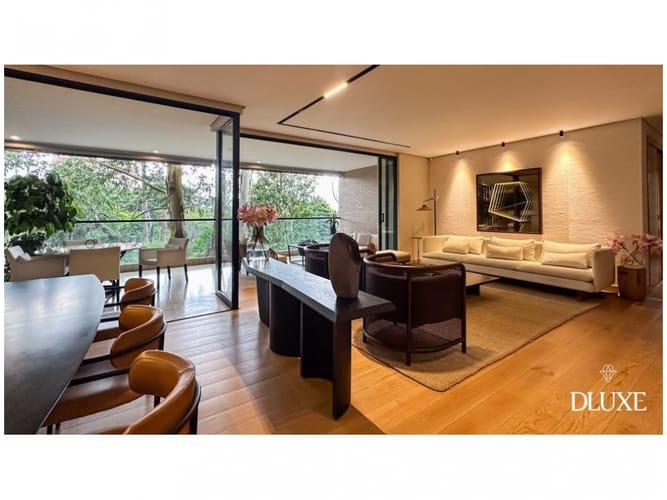Apartamento de 4 alcobas en venta en El Tesoro, Medellín, 303 m² · foto 3 de 12
