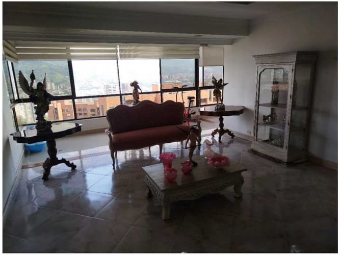 Apartamento de 4 alcobas en venta en El Poblado, Medellín, 271 m² · foto 8 de 24