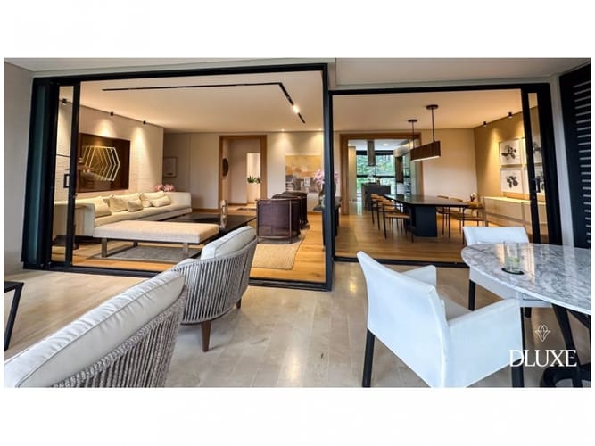 Apartamento de 4 alcobas en venta en El Tesoro, Medellín, 303 m² · foto 5 de 12