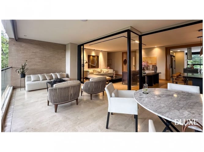 Apartamento de 4 alcobas en venta en El Tesoro, Medellín, 303 m² · foto 7 de 12