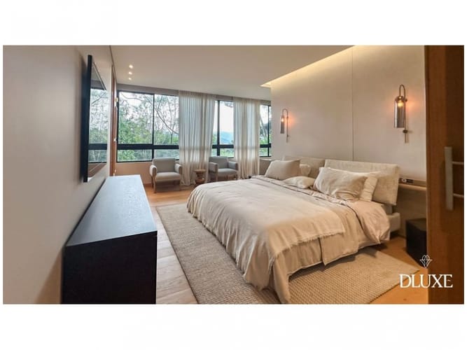 Apartamento de 4 alcobas en venta en El Tesoro, Medellín, 303 m² · foto 10 de 12