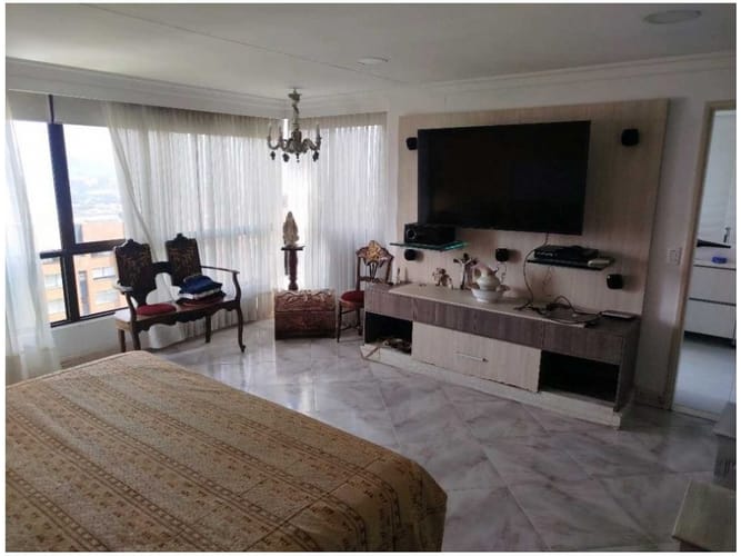 Apartamento de 4 alcobas en venta en El Poblado, Medellín, 271 m² · foto 23 de 24