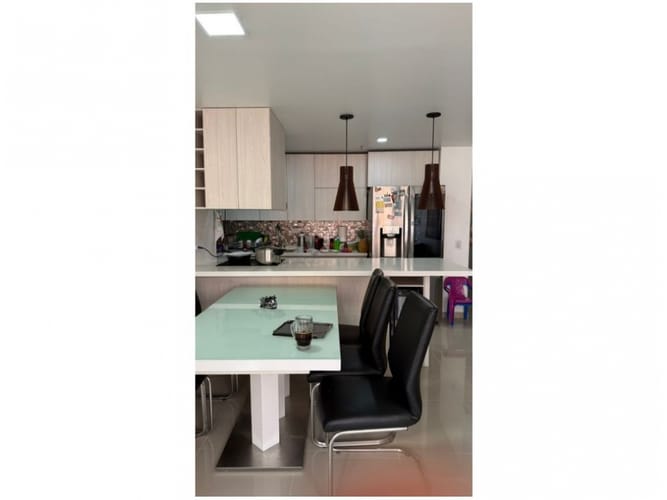 Apartamento de 3 alcobas en venta en San German, Medellín, 92 m² · foto 4 de 14
