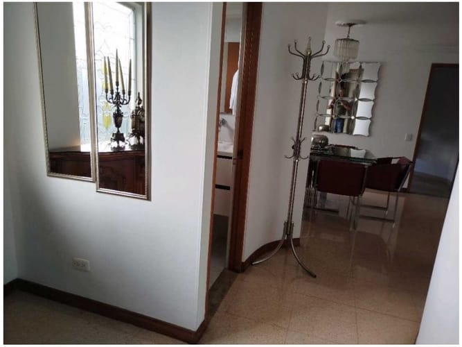Apartamento de 3 alcobas en venta en El Poblado, Medellín, 135 m² · foto 3 de 24
