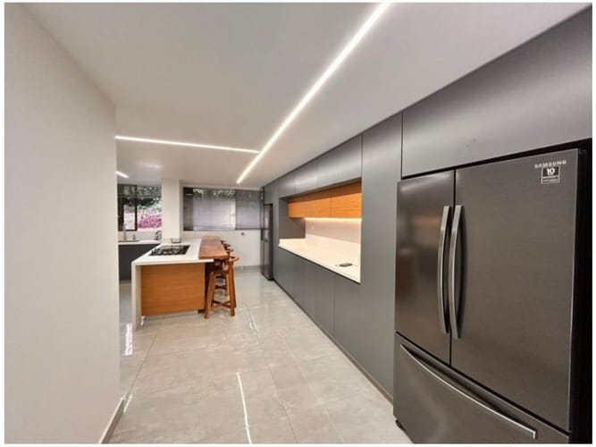 Apartamento de 4 alcobas en venta en El Poblado, Medellín, 360 m² · foto 3 de 24