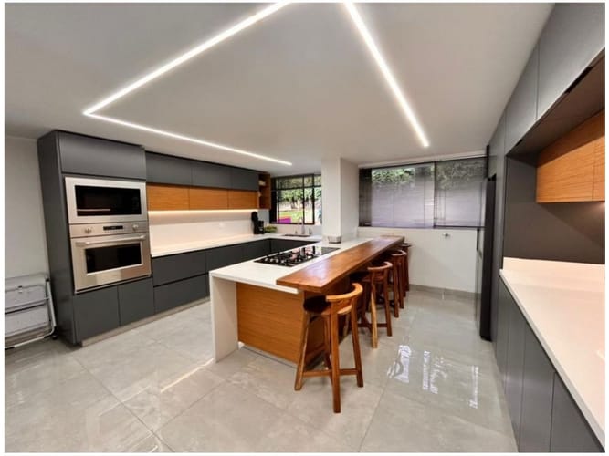 Apartamento de 4 alcobas en venta en El Poblado, Medellín, 360 m² · foto 4 de 24