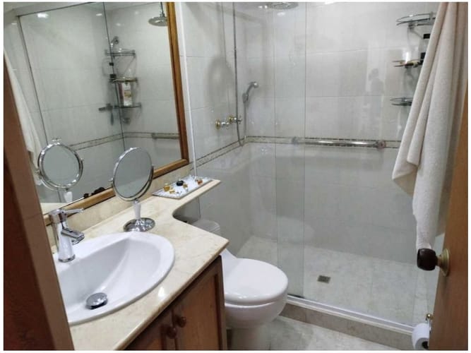 Apartamento de 3 alcobas en venta en El Poblado, Medellín, 135 m² · foto 13 de 24