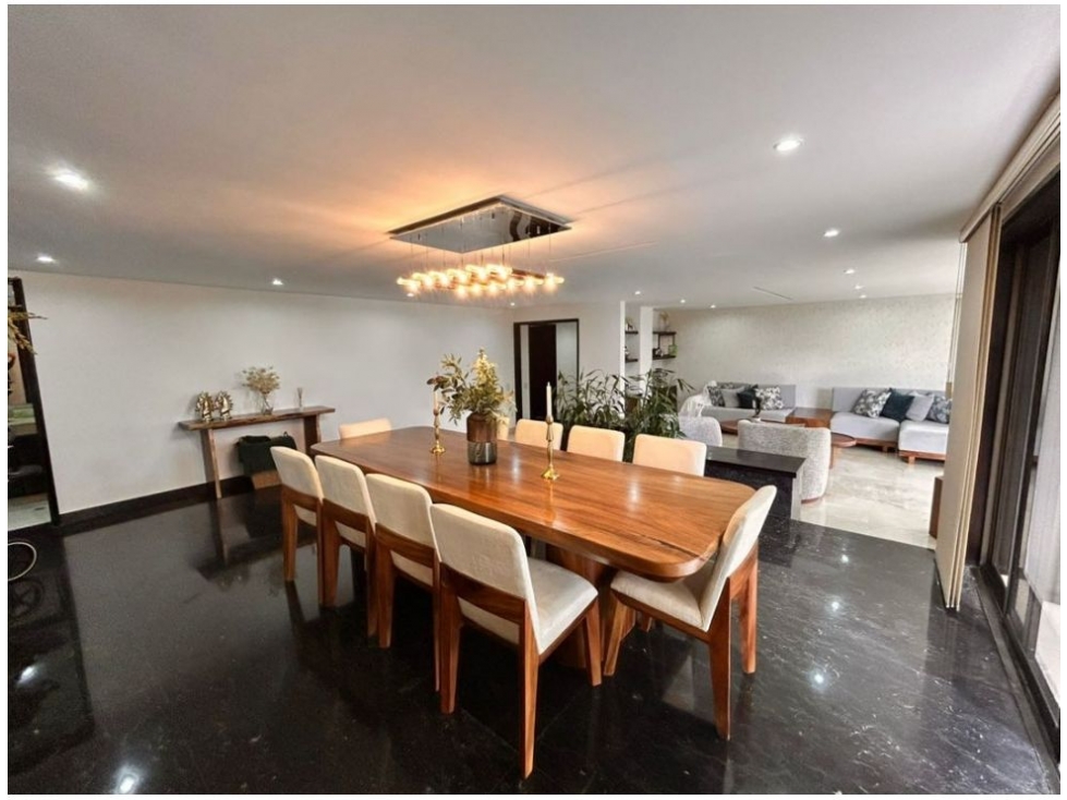 Apartamento en venta en El Poblado, Medellín · foto 3 de 24