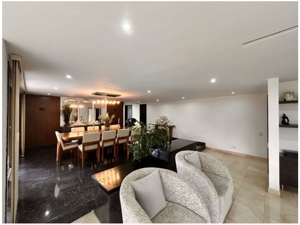 Apartamento en venta en El Poblado, Medellín · foto 6 de 24