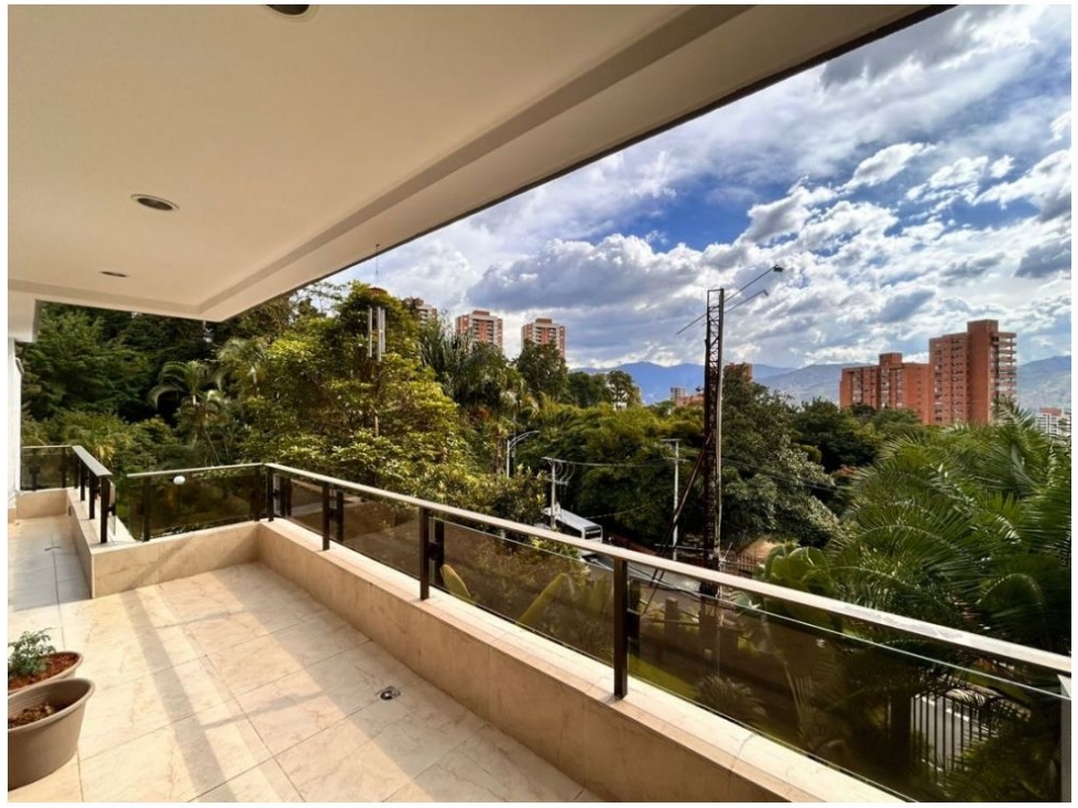 Apartamento en venta en El Poblado, Medellín · foto 12 de 24