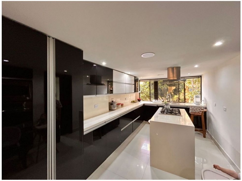 Apartamento en venta en El Poblado, Medellín · foto 23 de 24