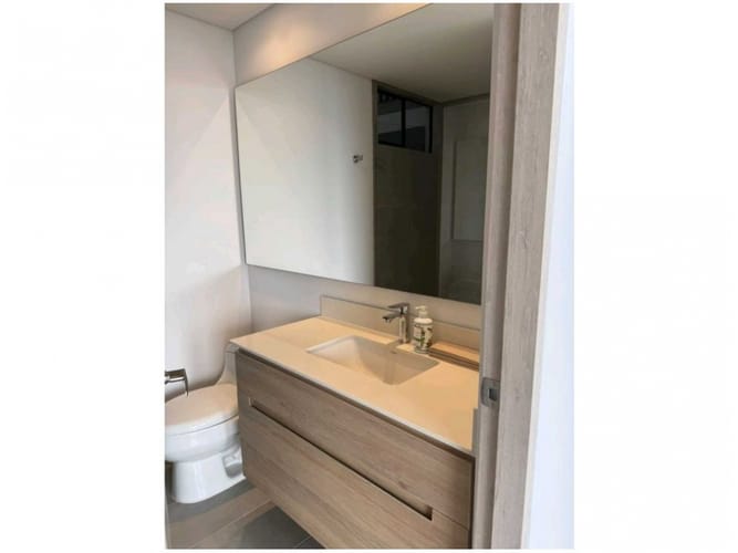 Apartamento de 1 alcoba en venta en Los Naranjos, Medellín, 65 m² · foto 11 de 17