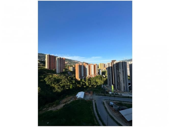 Apartamento de 3 alcobas en venta en Calasanz, Medellín, 170 m² · foto 11 de 17