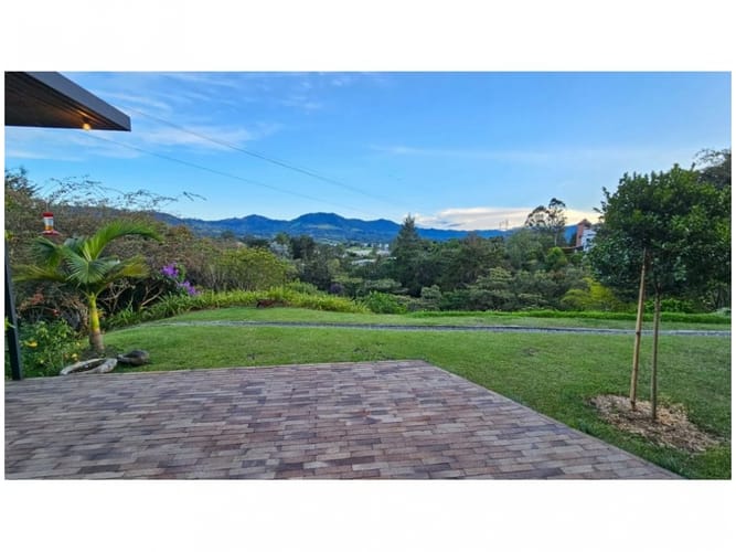 Casa de 3 alcobas en venta en La Ceja, 326 m² · foto 16 de 24