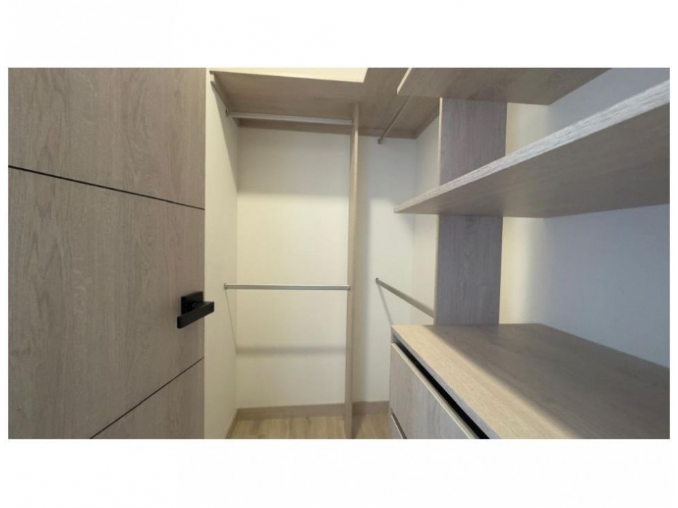Apartamento en venta en Loma Del Esmeraldal, Envigado · foto 8 de 15