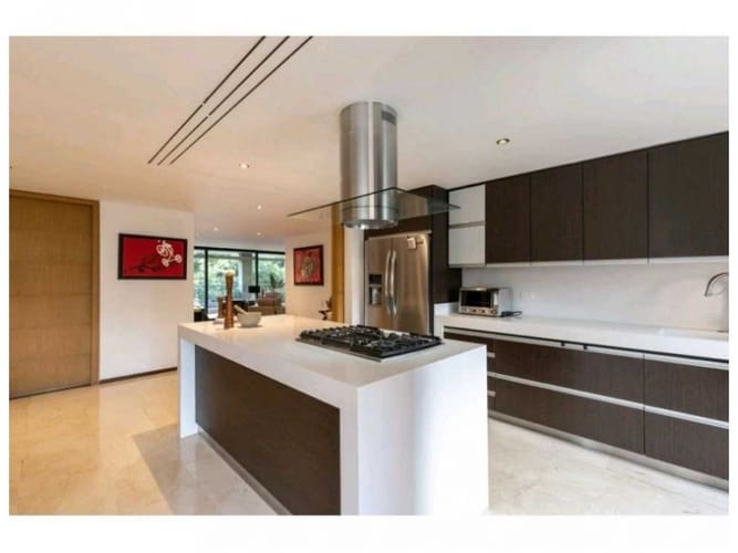 Apartamento de 3 alcobas en venta en El Poblado, Medellín, 226 m² · foto 5 de 21