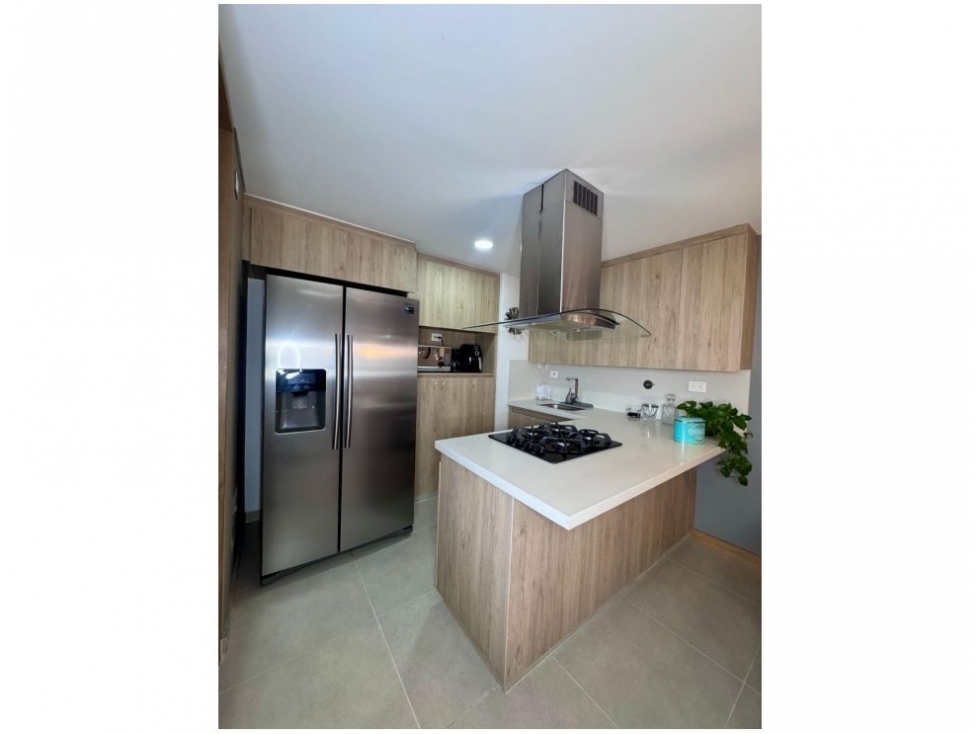 Apartamento en venta en El Poblado, Medellín · foto 9 de 24