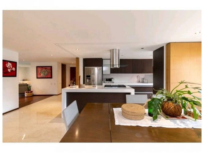 Apartamento de 3 alcobas en venta en El Poblado, Medellín, 226 m² · foto 6 de 21