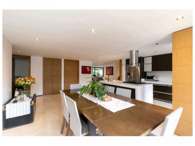Apartamento de 3 alcobas en venta en El Poblado, Medellín, 226 m² · foto 7 de 21