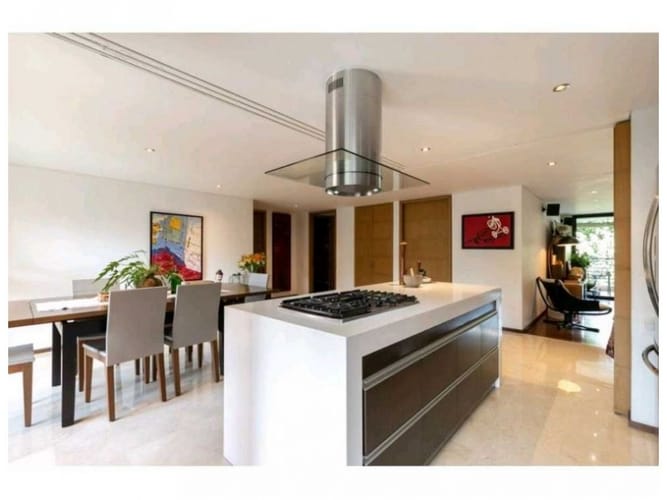 Apartamento de 3 alcobas en venta en El Poblado, Medellín, 226 m² · foto 9 de 21