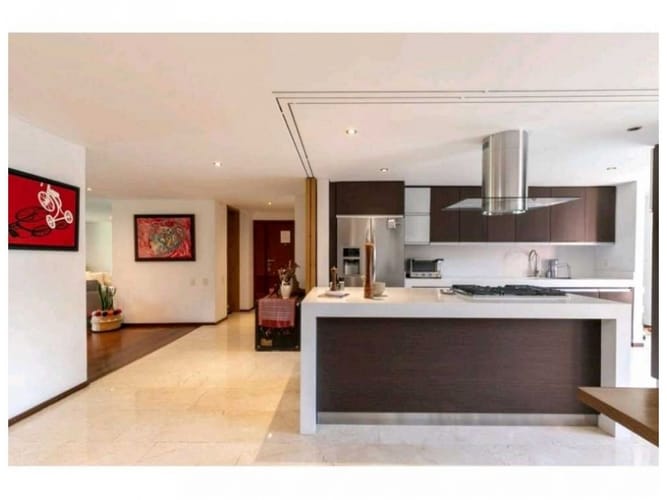 Apartamento de 3 alcobas en venta en El Poblado, Medellín, 226 m² · foto 10 de 21