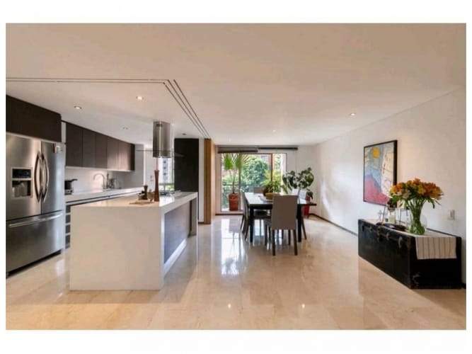Apartamento de 3 alcobas en venta en El Poblado, Medellín, 226 m² · foto 11 de 21
